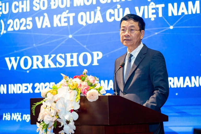 Le ministre vietnamien des Sciences et des Technologies, Nguyen Manh Hung, a demandé à l’OMPI de mettre en place un programme de soutien ambitieux visant à propulser le Vietnam parmi les 30 premières nations de l'Indice mondial de l'innovation dans les cinq à dix prochaines années. Photo : NDEL Le ministre vietnamien des Sciences et des Technologies, Nguyen Manh Hung, a demandé à l’OMPI de mettre en place un programme de soutien ambitieux visant à propulser le Vietnam parmi les 30 premières nations de l'Indice mondial de l'innovation dans les cinq à dix prochaines années. Photo : NDEL