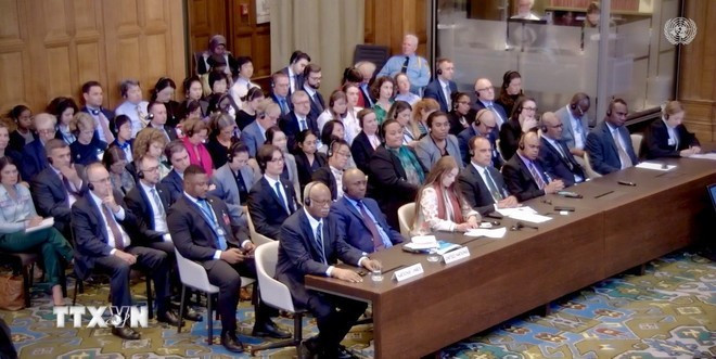 Des dirigeants de l'ONU assistent à la réunion pour annoncer l'avis consultatif de la CIJ. Photo : VNA. Des dirigeants de l'ONU assistent à la réunion pour annoncer l'avis consultatif de la CIJ. Photo : VNA.