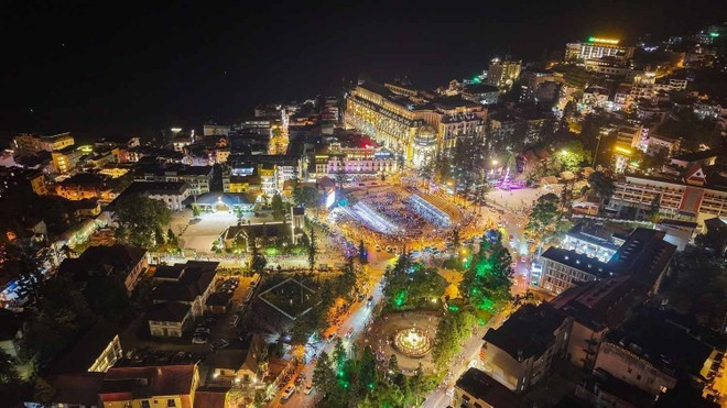 Sapa est une destination prisée des touristes vietnamiens et étrangers, qui viennent y découvrir la culture et les paysages locaux. (Photo : VNA)