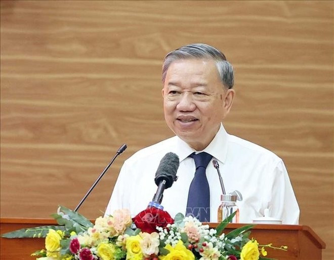 Le secrétaire général To Lam s’exprime lors de la séance de travail, à Hanoi, le 23 juin. Photo : VNA Le secrétaire général To Lam s’exprime lors de la séance de travail, à Hanoi, le 23 juin. Photo : VNA
