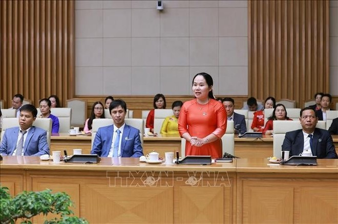 Une enseignante s&apos;exprime lors de la rencontre. Photo: VNA