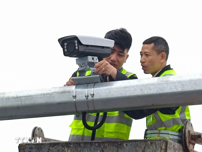 Des caméras pilotées par l&apos;Itelligence artificielle sont mis en service à Hanoï partir de décembre 2025. Photo: VNA