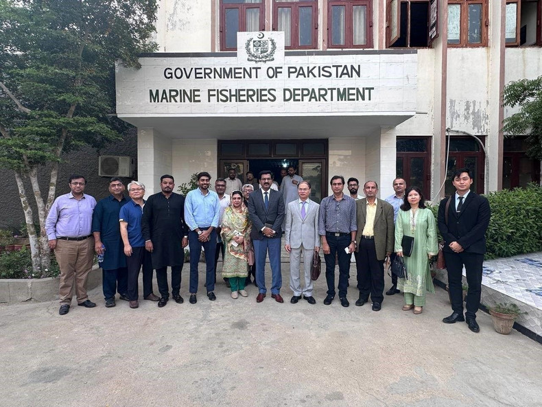 La visite de travail de l'ambassadeur Pham Anh Tuan à Karachi a contribué de manière significative à approfondir les relations d’amitié et de coopération multiforme entre le Vietnam et le Pakistan, ouvrant ainsi des perspectives de coopération bilatérale dans différents domaines pour les années à venir. Photo : Ambassade du Vietnam au Pakistan chuyen.jpg