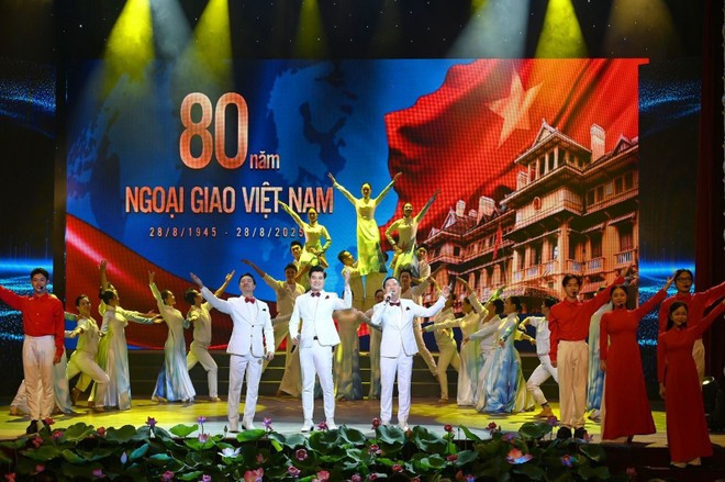 Le Département des Affaires étrangères de Ho Chi Minh-Ville a organisé la cérémonie pour célébrer le 80e anniversaire de la création du secteur diplomatique (28 août 1945 - 28 août 2025) et le 50e anniversaire de sa création, dans la matinée du 22 août 2025. Photo : VNA. Le Département des Affaires étrangères de Ho Chi Minh-Ville a organisé la cérémonie pour célébrer le 80e anniversaire de la création du secteur diplomatique (28 août 1945 - 28 août 2025) et le 50e anniversaire de sa création, dans la matinée du 22 août 2025. Photo : VNA.