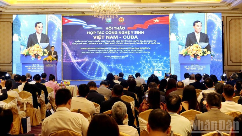 Lors du colloque intitulé « Coopération Vietnam – Cuba dans les technologies biomédicales », juin 2025 dans la province de Lam Dong. Photo : NDEL Lors du colloque intitulé « Coopération Vietnam – Cuba dans les technologies biomédicales », juin 2025 dans la province de Lam Dong. Photo : NDEL