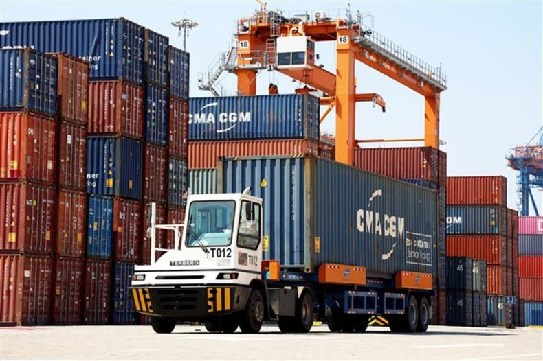 Au cours des sept premiers mois de 2025, les exportations vietnamiennes ont atteint 262,44 milliards de dollars, soit une hausse de 14,8 % sur un an. Photo : VNA Au cours des sept premiers mois de 2025, les exportations vietnamiennes ont atteint 262,44 milliards de dollars, soit une hausse de 14,8 % sur un an. Photo : VNA