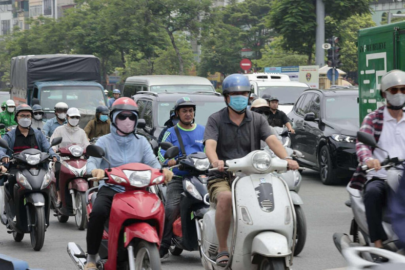LGES souhaite coopérer étroitement avec les partenaires vietnamiens pour édifier un écosystème de mobilité électrique à deux roues (E2W), contribuant ainsi à la réduction des émissions de gaz à effet de serre. Photo : VNA xe.jpg