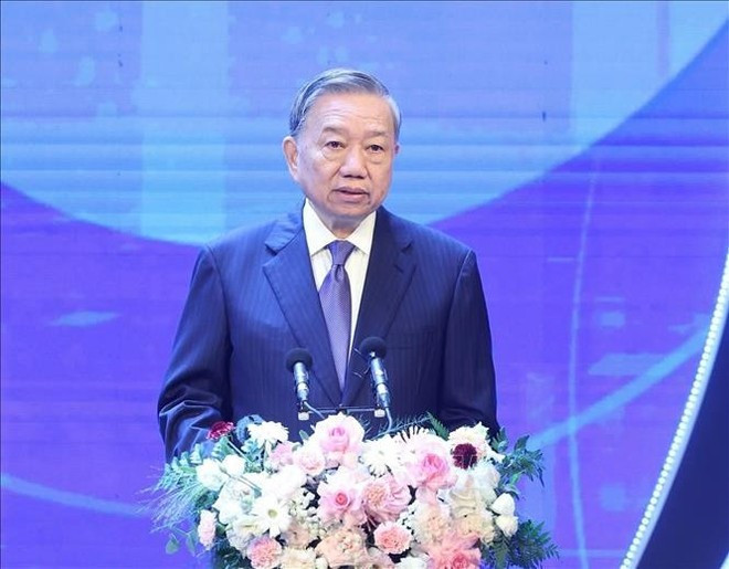 Le secrétaire général du Parti, To Lam, prend la parole lors de l’événement, à Hanoi, le 8 août. Photo : VNA. Le secrétaire général du Parti, To Lam, prend la parole lors de l’événement, à Hanoi, le 8 août. Photo : VNA.