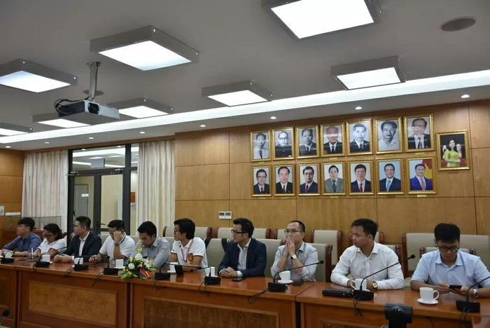 Lors de la rencontre, les délégués vietnamiens de l’étranger ont proposé plusieurs solutions concrètes pour développer les ressources humaines de haute qualité au service de la croissance durable du pays. Photo : baoquocte.vn Lors de la rencontre, les délégués vietnamiens de l’étranger ont proposé plusieurs solutions concrètes pour développer les ressources humaines de haute qualité au service de la croissance durable du pays. Photo : baoquocte.vn