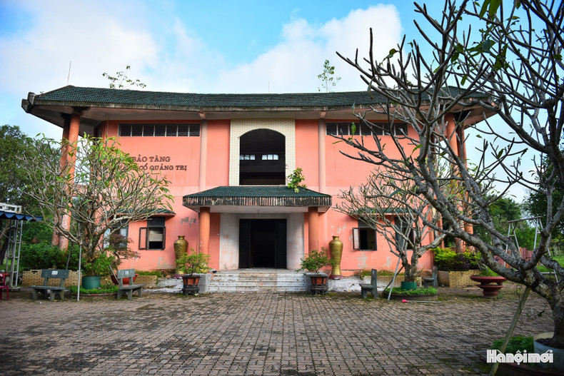 Un autre incontournable est le musée de la citadelle de Quang Tri. Malgré sa taille modeste, les objets qu’il renferme témoignent de la férocité de la bataille. Photo : hanoimoi.vn