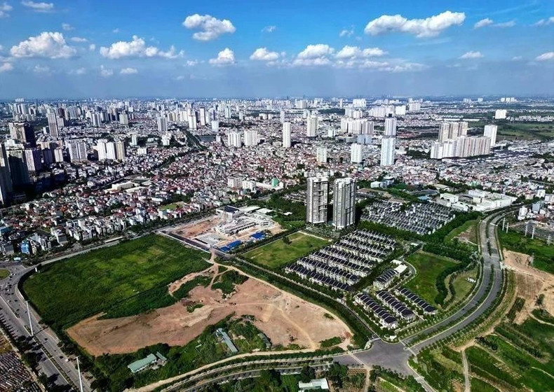 Le Vietnam s’affirme progressivement en tant que nouveau centre de connexion dans la chaîne d’approvisionnement régionale et mondiale. Cela entraîne une forte demande sur le marché de l’immobilier industriel, logistique, ou encore résidentiel destiné aux experts étrangers. Photo : VNA Le Vietnam s’affirme progressivement en tant que nouveau centre de connexion dans la chaîne d’approvisionnement régionale et mondiale. Cela entraîne une forte demande sur le marché de l’immobilier industriel, logistique, ou encore résidentiel destiné aux experts étrangers. Photo : VNA