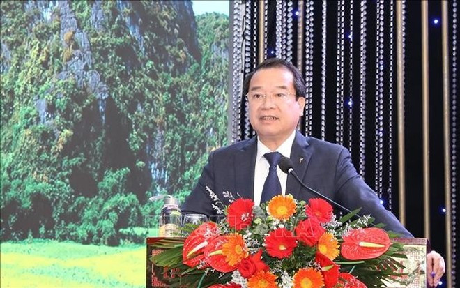 Ha Van Sieu, directeur adjoint de l&apos;Autorité nationale du tourisme du Vietnam, s&apos;exprime à la conférence. Photo: VNA