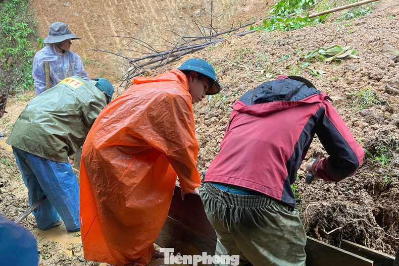 Les jeunes de Da Nang ont bien suivi les enseignements de l&apos;Oncle Hô : « Là où le pays a besoin, il y a des jeunes. Là où il y a des difficultés, les jeunes se présentent ». Photo : tienphong.vn