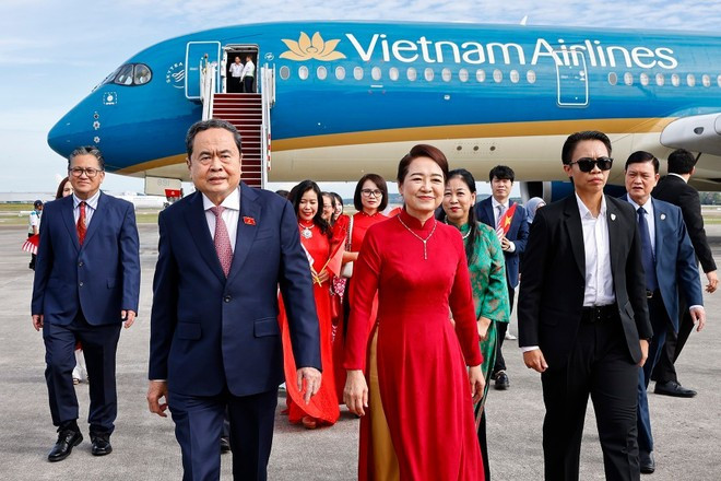 Le président de l’Assemblée nationale, Trân Thanh Mân, et son épouse. Photo : VNA. Le président de l’Assemblée nationale, Trân Thanh Mân, et son épouse. Photo : VNA.