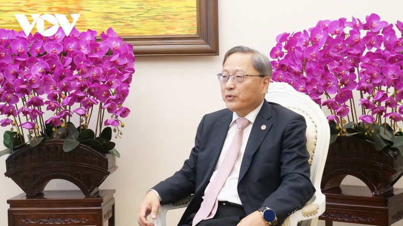 Zhang Jianguo, ancien chef du Département de l’Europe occidentale au sein du Bureau des relations extérieures du Comité central du Parti communiste chinois et actuel secrétaire général de l’Institut chinois Charhar. Photo : VOV Zhang Jianguo, ancien chef du Département de l’Europe occidentale au sein du Bureau des relations extérieures du Comité central du Parti communiste chinois et actuel secrétaire général de l’Institut chinois Charhar. Photo : VOV