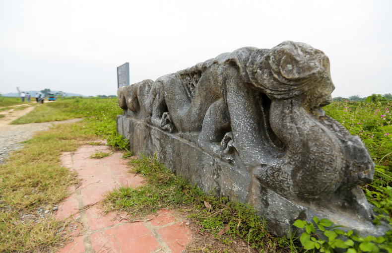 Des vestiges antiques découverts dans la citadelle des Hô. Photo : Ngo Nhung/thanhnien.vn