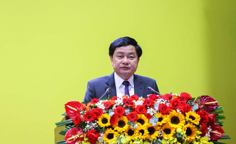 Nguyên Van Quyêt, secrétaire du Comité provincial du Parti de Tây Ninh, prononce le discours d’ouverture du Congrès. Photo : VNA Nguyên Van Quyêt, secrétaire du Comité provincial du Parti de Tây Ninh, prononce le discours d’ouverture du Congrès. Photo : VNA