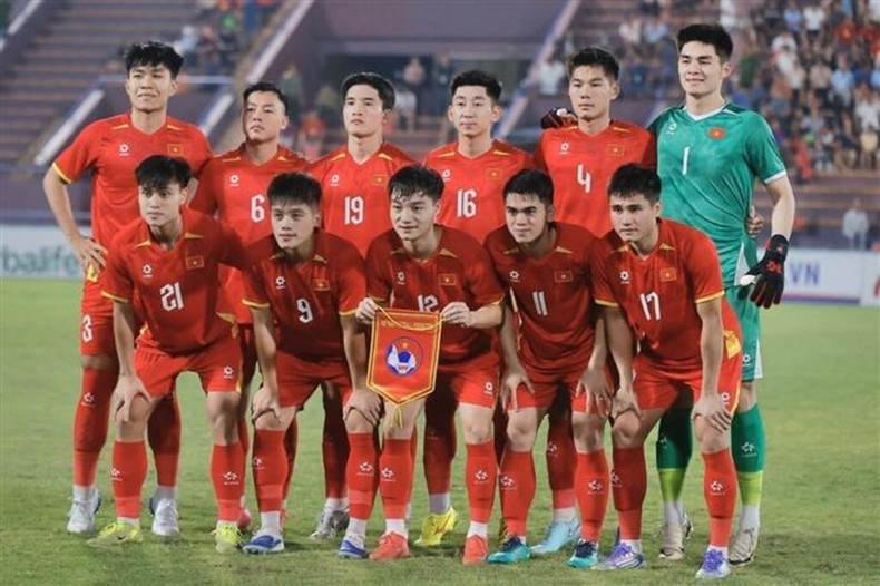 Le Vietnam U23, grâce à une victoire 1‑0 contre le Yémen, s’impose comme leader du groupe C et valide sa participation à la phase finale, confirmant son statut de force majeure du football jeunes en Asie. Photo : VNA. Le Vietnam U23, grâce à une victoire 1‑0 contre le Yémen, s’impose comme leader du groupe C et valide sa participation à la phase finale, confirmant son statut de force majeure du football jeunes en Asie. Photo : VNA.