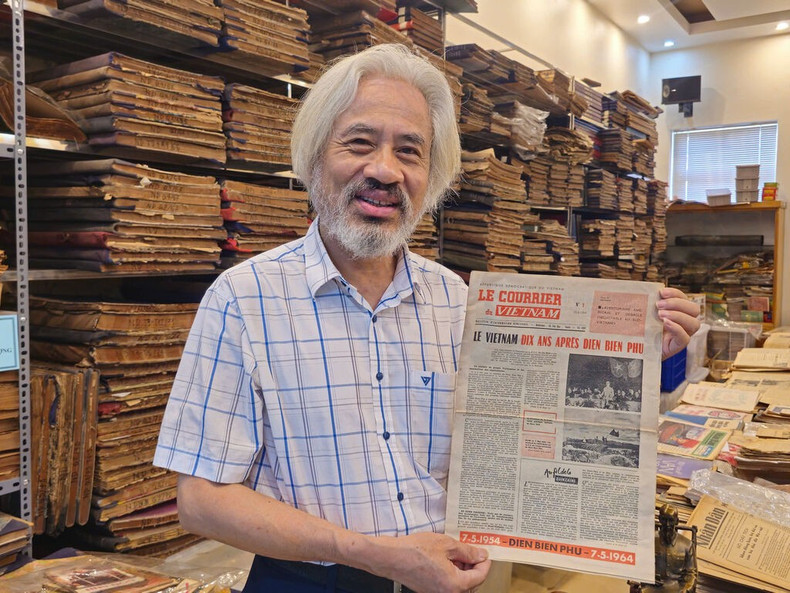 Nguyen Phi Dung et le premier numéro du bulletin d’information bimensuel "Le Courrier du Vietnam", publié le 15 mai 1964. dung-2.jpg