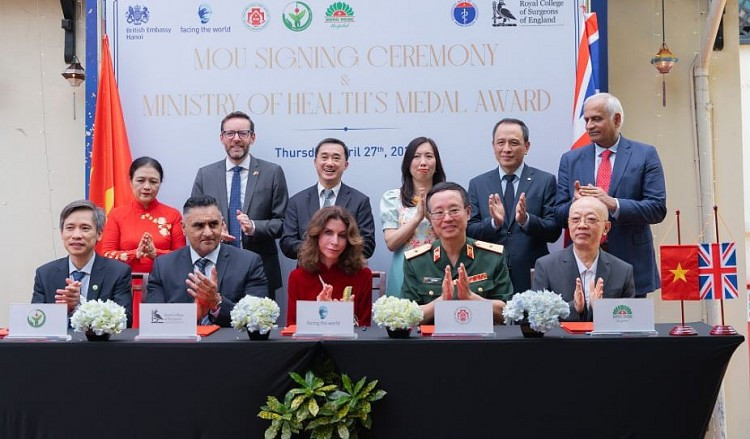 Lors de la cérémonie de signature du protocole d’accord. Photo: thoidai.com.vn