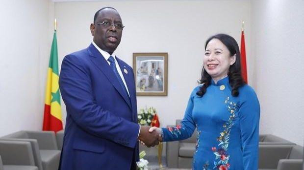 La vice-présidente de la République Vo Thi Anh Xuân (droite) et le président sénégalais, Macky Sall. Photo : VNA.