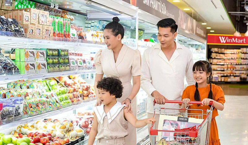 Au supermarché WinMart. Photo : hanoimoi.vn