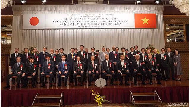 Les délégués lors de fête nationale à Fukuoka au Japon. Photo : baoquocte.vn Les délégués lors de fête nationale à Fukuoka au Japon. Photo : baoquocte.vn