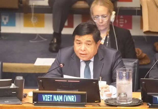  Le ministre du Plan et de l'Investissement, Nguyen Chi Dung, au forum politique de haut niveau pour le développement durable, le 14 juillet à New York. Photo: VNA