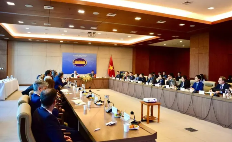 Cette visite a témoigné de la haute confiance politique et de la coopération complète entre le Vietnam et la France depuis que les deux pays ont porté leurs relations au niveau de partenariat stratégique intégral en octobre dernier. Photo: baoquocte