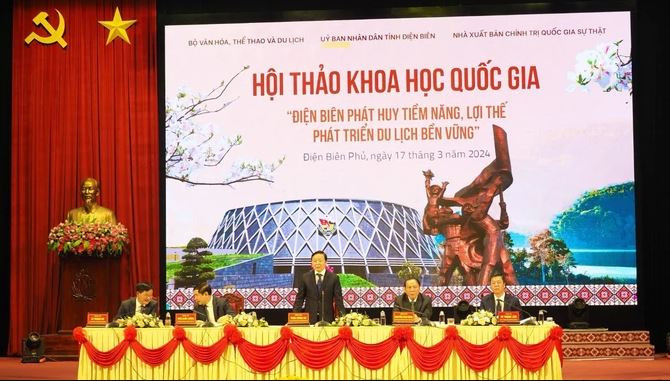 Lors de la conférence scientifique nationale « Dien Bien promeut son potentiel et ses avantages afin de développer le tourisme durable ». Photo: sggp.org.vn