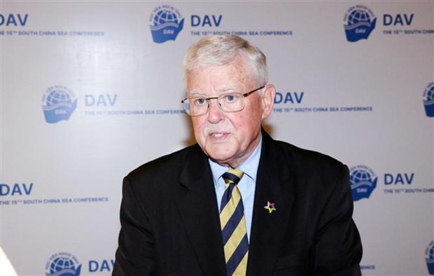 Le professeur émérite Carl Thayer. Photo : VNA