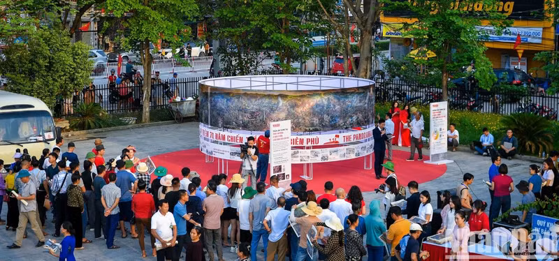 Cet évènement a attiré un grand nombre de visiteurs. Photo: NDEL