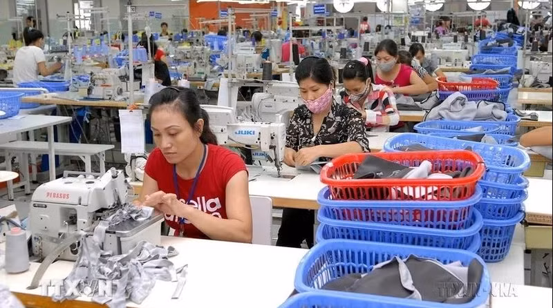 De janvier à avril, 9.400 nouvelles entreprises pour un capital total de 97.600 milliards de dongs ont été créées à Hanoï. Photo : VNA.