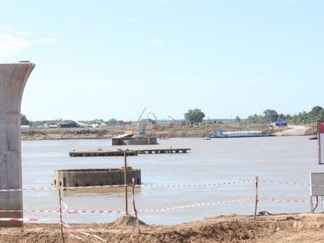 Le projet de pont d'amitié Laos - Thaï N°5 reliant la province lao de Bolikhamxay et la province thaïlandaise de Bueng Kan a été mise en chantier fin octobre 2022. Source : VNA.