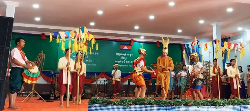 Un numéro artistique de la province cambodgienne de Mondulkiri. Photo : thoidai.com.vn