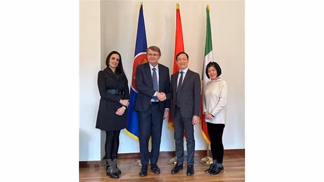Le potentiel des fruits et produits agricoles vietnamiens est très apprécié en Italie ảnh 1 Le potentiel des fruits et produits agricoles vietnamiens est très apprécié en Italie ảnh 1