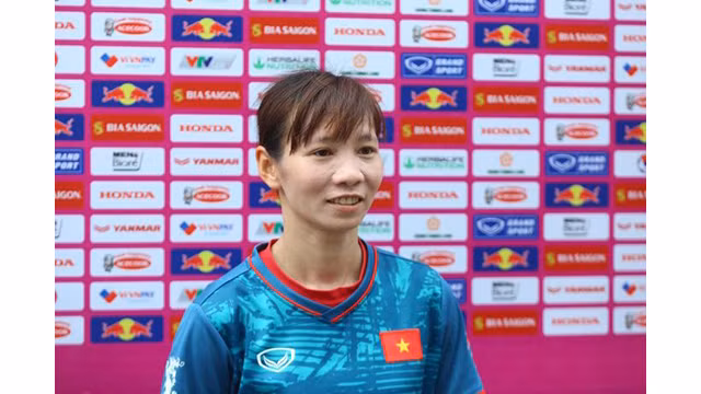 La capitaine Trân Thi Thuy Trang souligne que toute l'équipe est de bonne humeur et suit le plan d'entraînement. Photo : VFF.