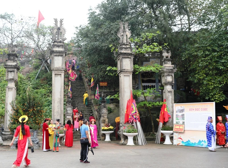 Le Temple de Dôc Cuoc à Sâm Son. Photo : nhandan.vn