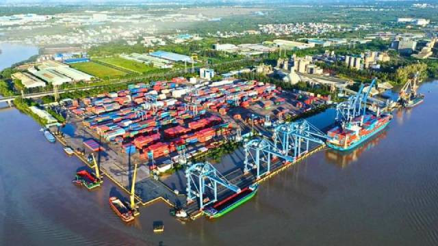  Les besoins en capital pour le système portuaire maritime de Hô Chi Minh-Ville sont estimés à environ 77 452 milliards de dôngs d’ici 2030. Photo d’illustrationv: vneconomy.vn