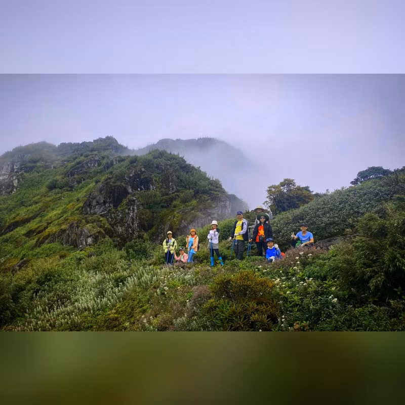 La route comporte de nombreuses difficultés telles que des cols élevés, des abîmes profonds ou des pentes rocheuses et certaines forêts dangereuses. Photo: Laocaitourism.vn La route comporte de nombreuses difficultés telles que des cols élevés, des abîmes profonds ou des pentes rocheuses et certaines forêts dangereuses. Photo: Laocaitourism.vn