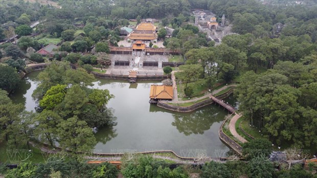 Vue panoramique du mausolée du roi Tu Duc d'en haut. Photo : VNP