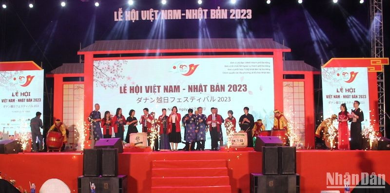 La cérémonie d'ouverture de la Fête Vietnam-Japon 2023 à Dà Nang. Photo: NDEL
