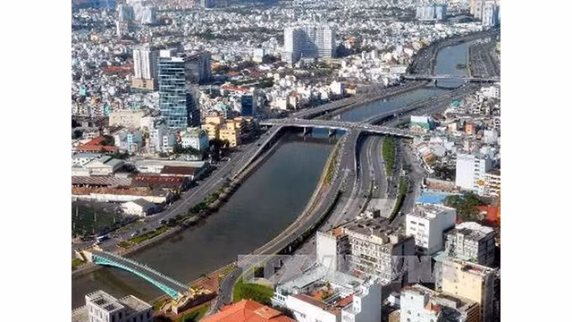 Un espace du centre de Hô Chi MInh-Ville (au Sud du Vietnam). Photo : VNA.