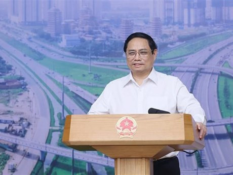 Le Premier ministre Pham Minh Chinh lors la 6e réunion du Comité de pilotage de l’État pour les projets nationaux importants du secteur des transports. Photo : VNA.