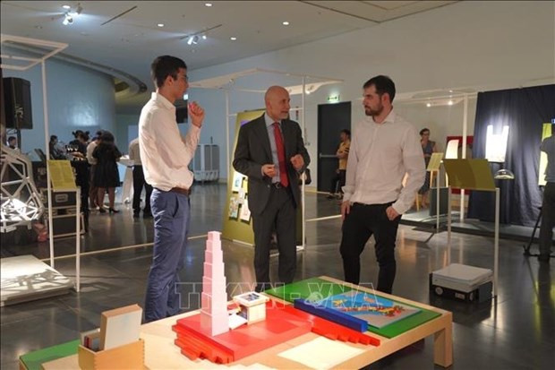 A l'exposition. Photo : VNA.