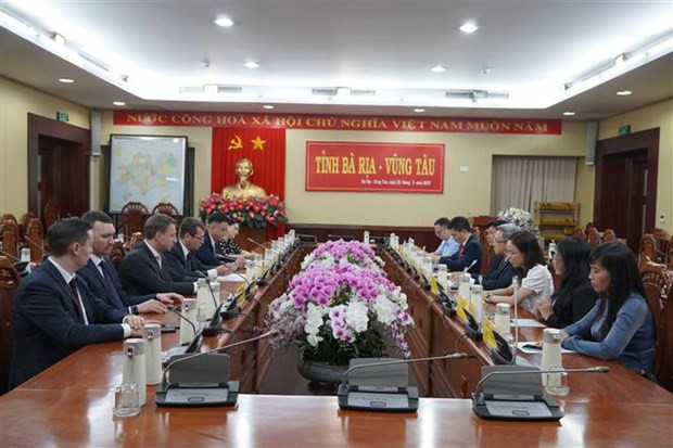 Rencontre entre le vice-président du Comité populaire de la province méridionale de Bà Ria-Vung Tàu, Dang Minh Thông, et le premier vice-ministre biélorusse de la Culture, Gromada Valery Ivanovich. Photo : VNA. 
