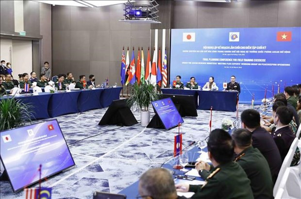 Le Département des Opérations de maintien de la paix du Vietnam a tenu la conférence de planification finale pour l’exercice d'entraînement sur le terrain de fin de mandat du groupe de travail d'experts de l’ADMM+ sur les opérations de maintien de la paix, cycle 4, le 1er mars 2023 à Hanoï. Photo d'archives : VNA.