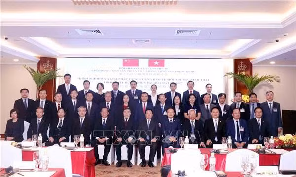 Des délégués lors du 18e atelier théorique entre le Parti communiste du Vietnam et le Parti communiste chinois. Photo : VNA.