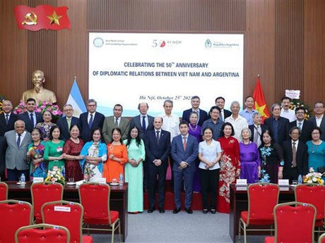 Rencontre d'amitié célébrant les 50 ans des relations diplomatiques entre le Vietnam et l'Argentine. Photo: VNA