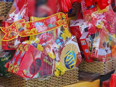 Des paniers cadeaux du Têt. Photo : VNA.